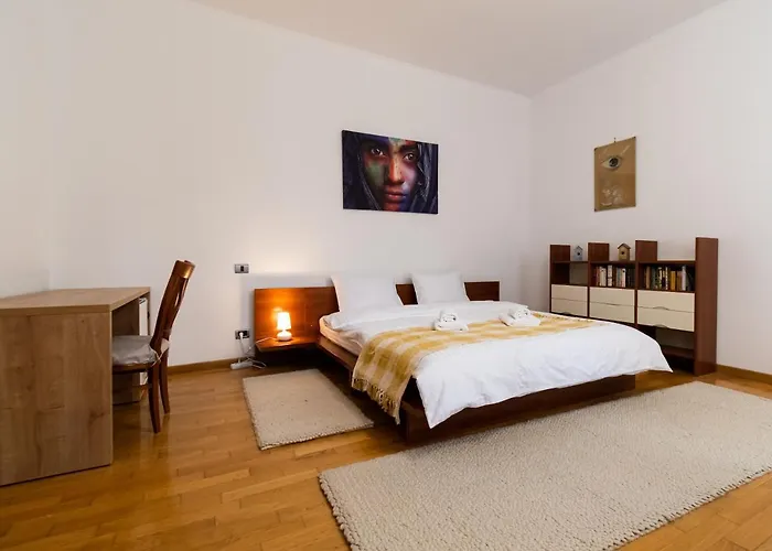 Residence 48 Beautiful Building Within Moments From The Old Town Of Brasov