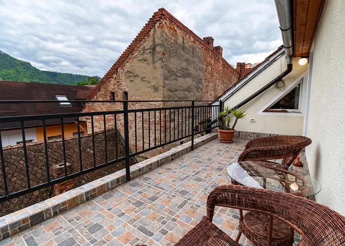 Residence 48 Beautiful Building Within Moments From The Old Town Of Brasov